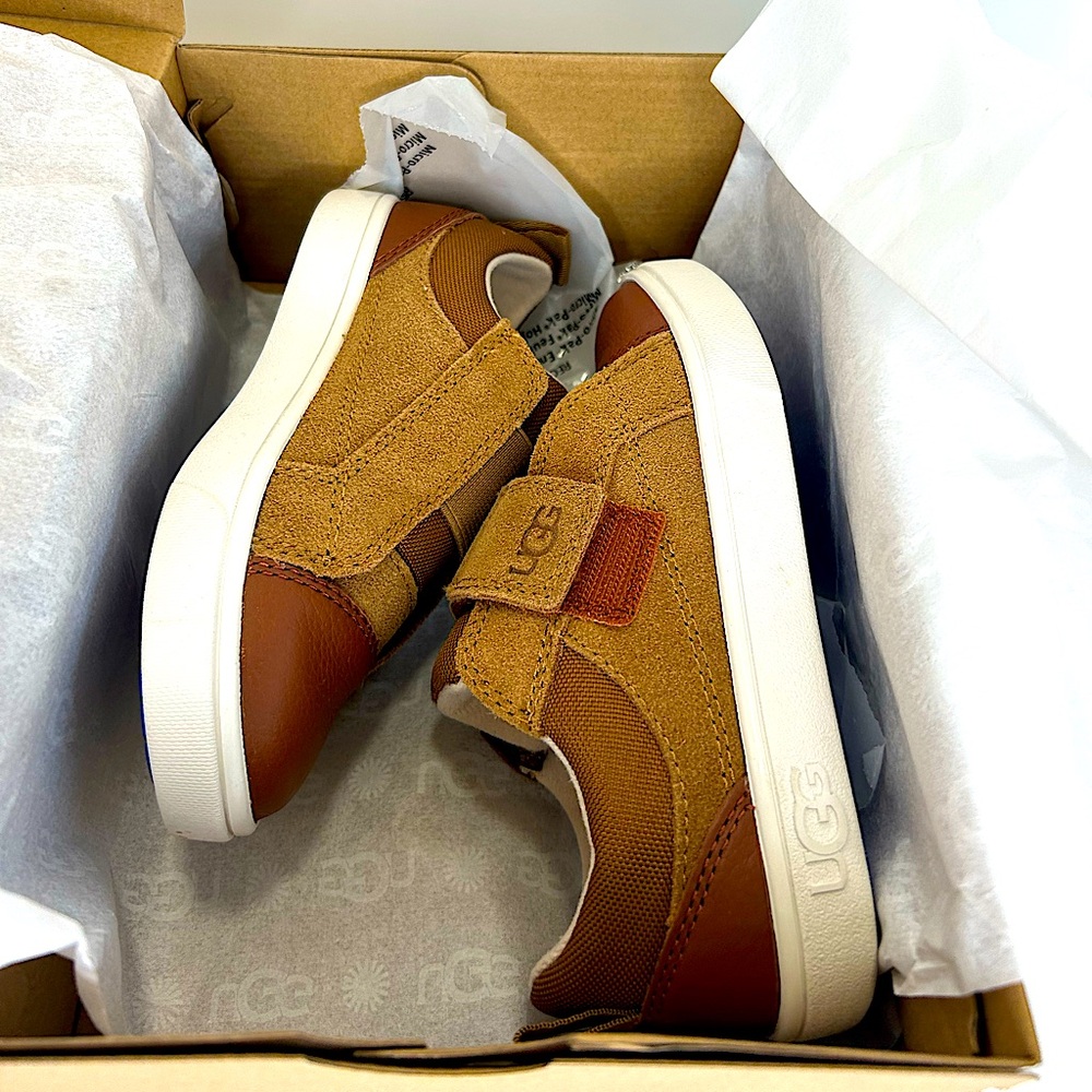 NWT Kids UGG shoes - Picture 3 of 9